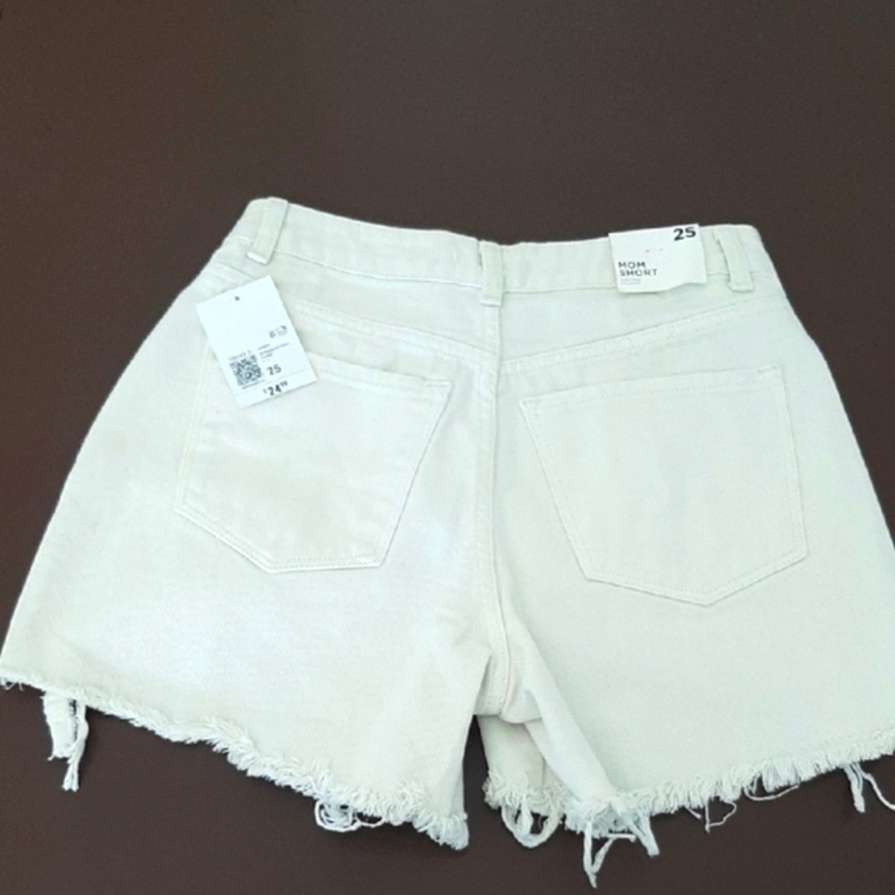 Forever 21 Premium Off White Distressed High Rise Mom Shorts Cream Denim Size 25 - Picture 4 of 4
